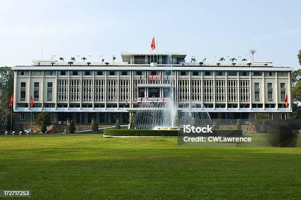 Obejmują Pałac Ponownego Zjednoczenia - zdjęcia stockowe i więcej obrazów Fall of Saigon - Fall of Saigon, Bez ludzi, Fotografika