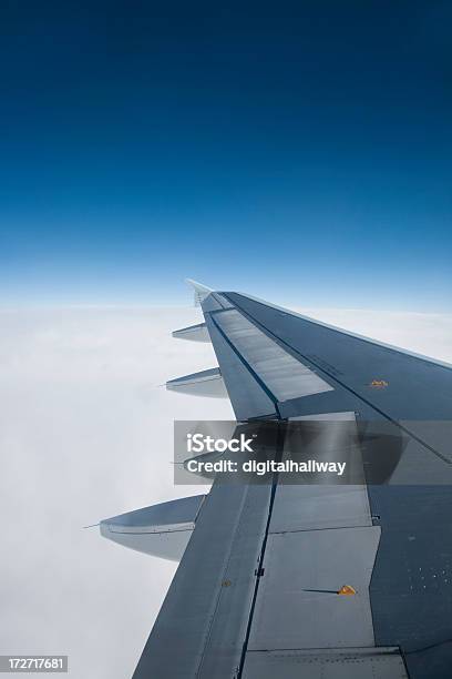 Samolot - zdjęcia stockowe i więcej obrazów Bezchmurne niebo - Bezchmurne niebo, Biały, Biznes