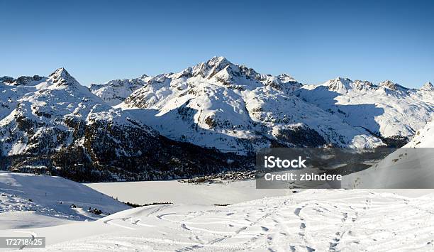 Foto de Alpine Panorama e mais fotos de stock de Alpes de Engadine - Alpes de Engadine, Alpes europeus, Atividades depois de esquiar