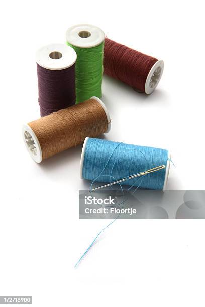 Textil De Rosca Foto de stock y más banco de imágenes de Aguja - Mercería - Aguja - Mercería, Algodón - Textil, Azul
