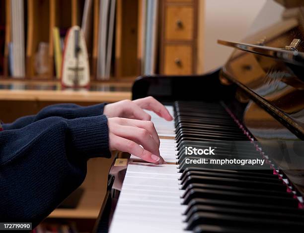 ピアノの指 - エンタメ総合のストックフォトや画像を多数ご用意 - エンタメ総合, クローズアップ, ピアノ
