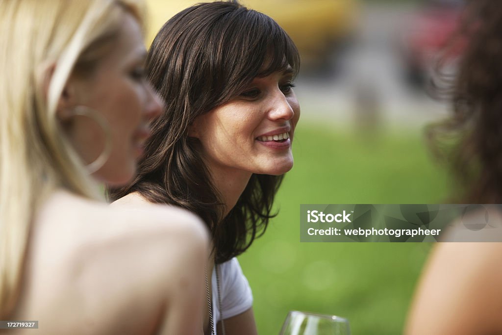 Femme avec des amis - Photo de Activité libre de droits