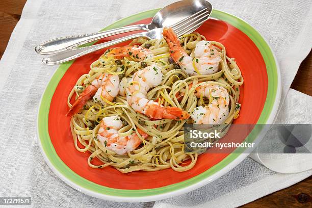 Linguine Mit Shrimps Und Kapern Stockfoto und mehr Bilder von Draufsicht - Draufsicht, Fische und Meeresfrüchte, Fotografie