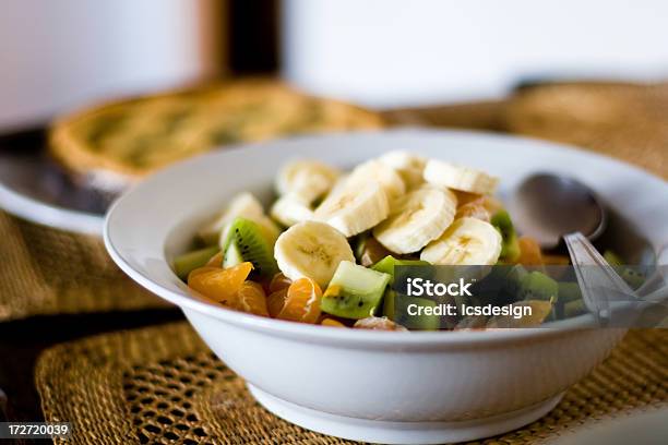 Obstsalat Mit Löffel Stockfoto und mehr Bilder von Apfel - Apfel, Banane, Dessert