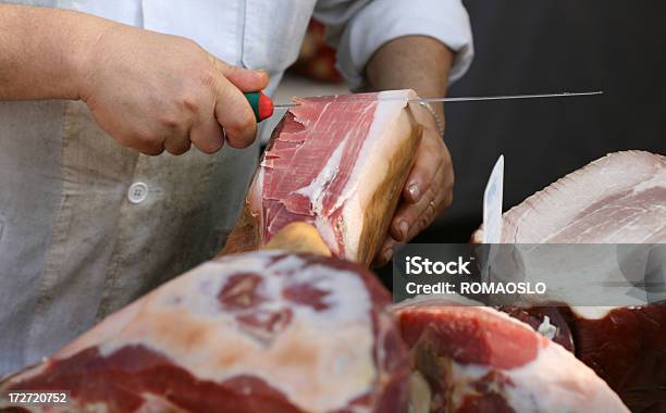 Il Macellaio Taglio Di Prosciutto Di Parma Roma Italia - Fotografie stock e altre immagini di Movimento