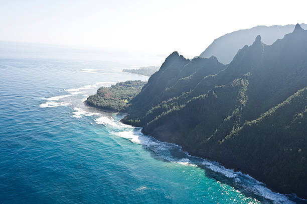 istock Kauai Na Pali  coast 172722503