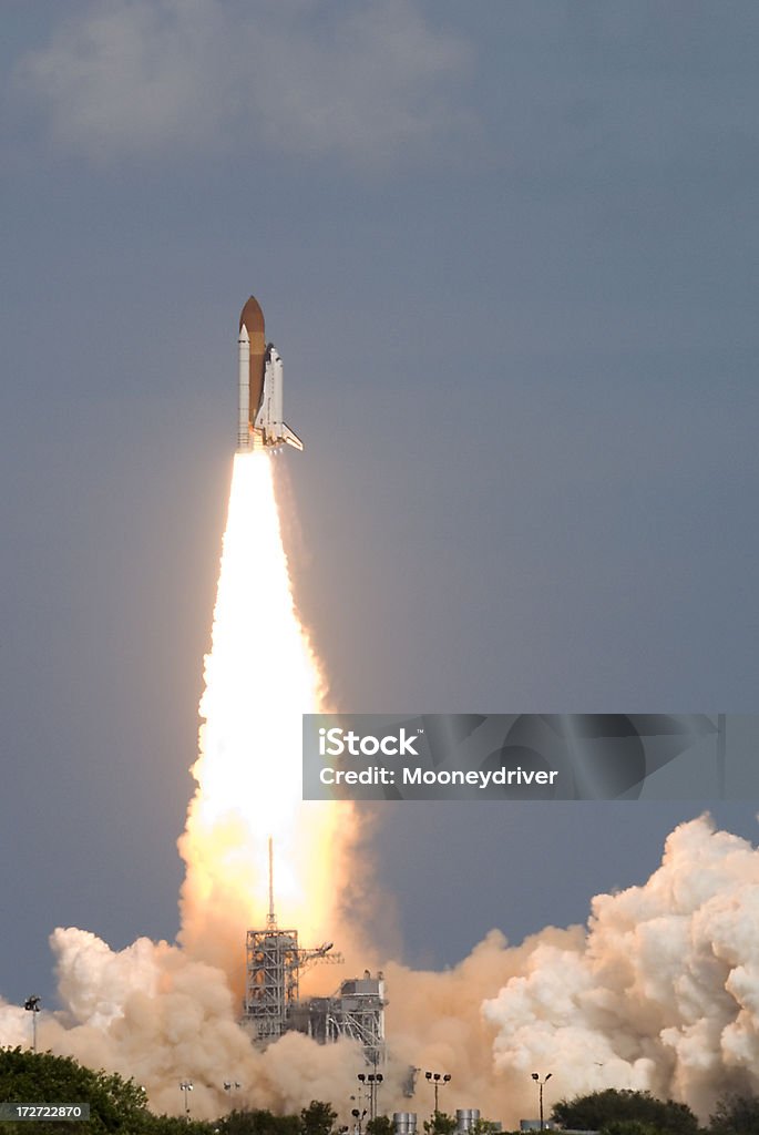 Lanzamiento del transbordador espacial - Foto de stock de Despegar - Aviones libre de derechos