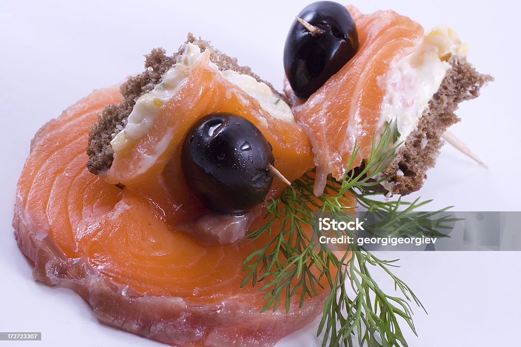 Salmón refrigerios - Foto de stock de Aceituna libre de derechos