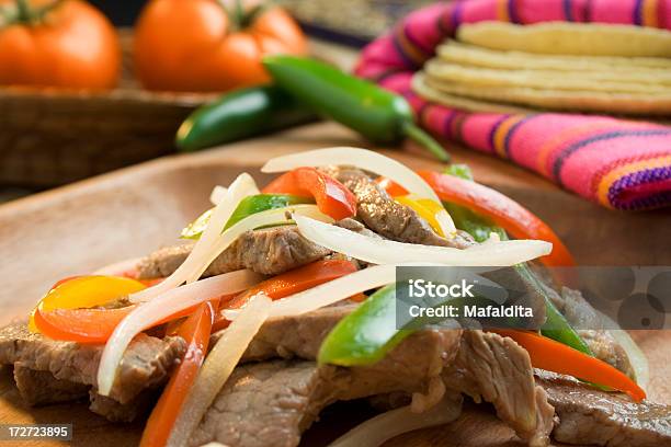 Foto de Fajitas De Mexicano e mais fotos de stock de América Latina - América Latina, Bandeja, Bife