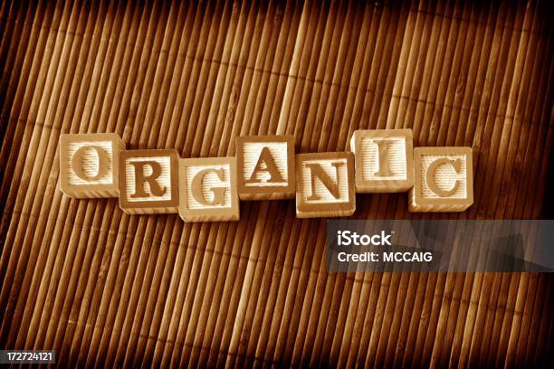 Segnale Di Organico - Fotografie stock e altre immagini di Blocco da assemblare - Blocco da assemblare, Cibo biologico, Parola