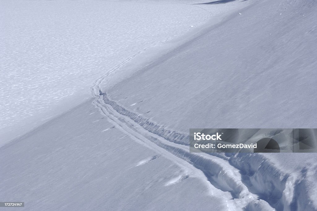 Pistes de ski de Solitude peuvent être vu sur la neige couvertes hill - Photo de Activité de loisirs libre de droits