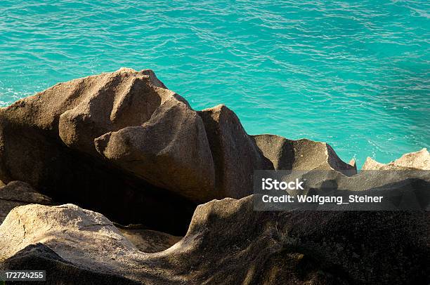 Rock Und Grüne Meer Bei Anse Patates Stockfoto und mehr Bilder von Bildhintergrund - Bildhintergrund, Fotografie, Horizontal