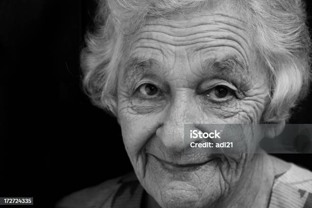 Honor Stockfoto und mehr Bilder von Gegensatz - Gegensatz, Porträt, Seniorinnen