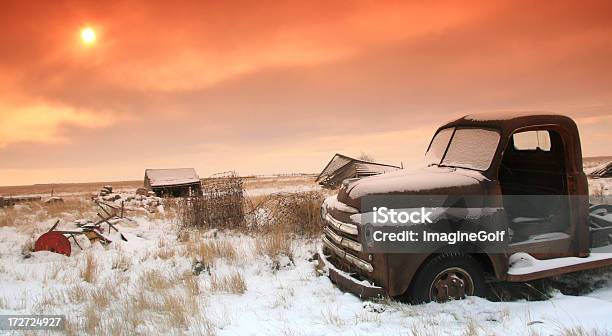 Prairie Bleibt Stockfoto und mehr Bilder von Kleinlastwagen - Kleinlastwagen, Schnee, Sonnenuntergang