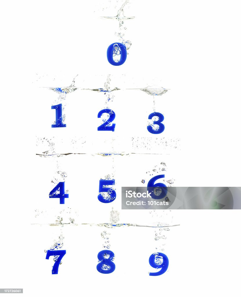 Номера в воде - Стоковые фото Алфавит роялти-фри