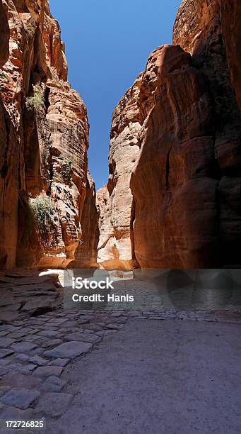 Kanion Siq Petra - zdjęcia stockowe i więcej obrazów Arabia - Arabia, Archeologia, Architektura