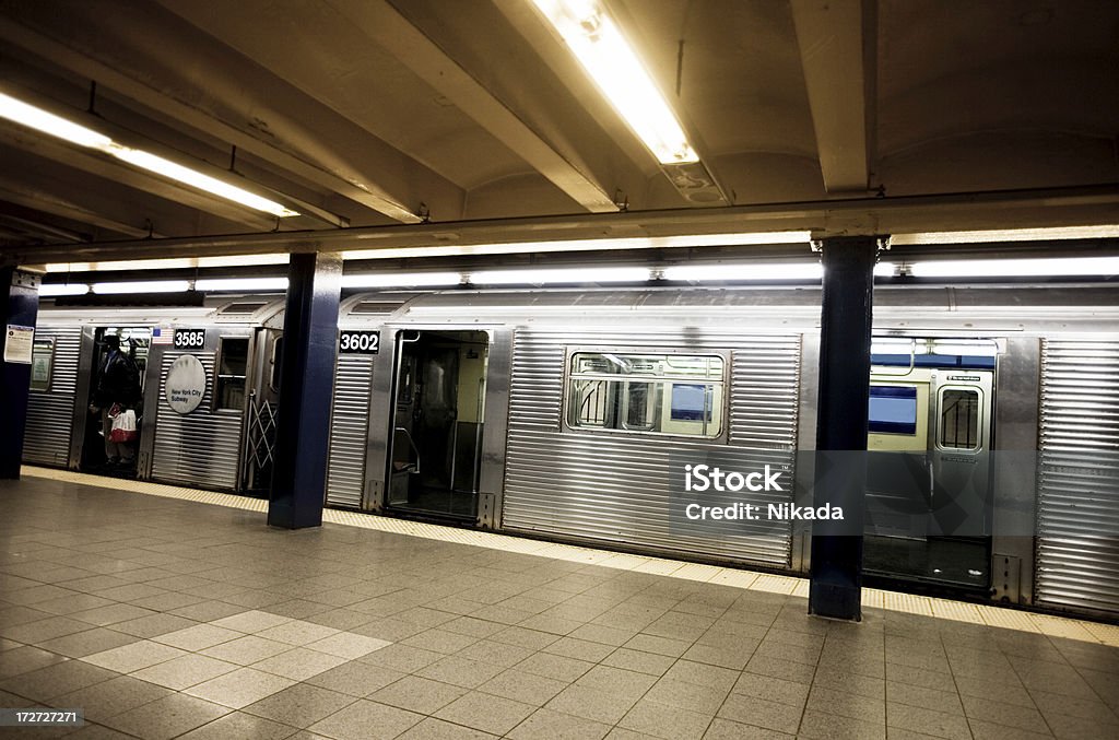 Trem na cidade de Nova York - Foto de stock de Metro da Cidade de Nova Iorque royalty-free