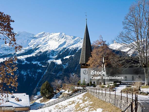 Photo libre de droit de Travel Église De Wengen Lhiver banque d'images et plus d'images libres de droit de Hiver - Hiver, Wengen, Alpes européennes