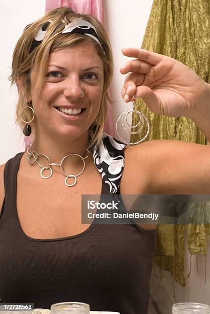 Artista La Joyas Foto de stock y más banco de imágenes de Adulto - Adulto, Adulto joven, Artesano