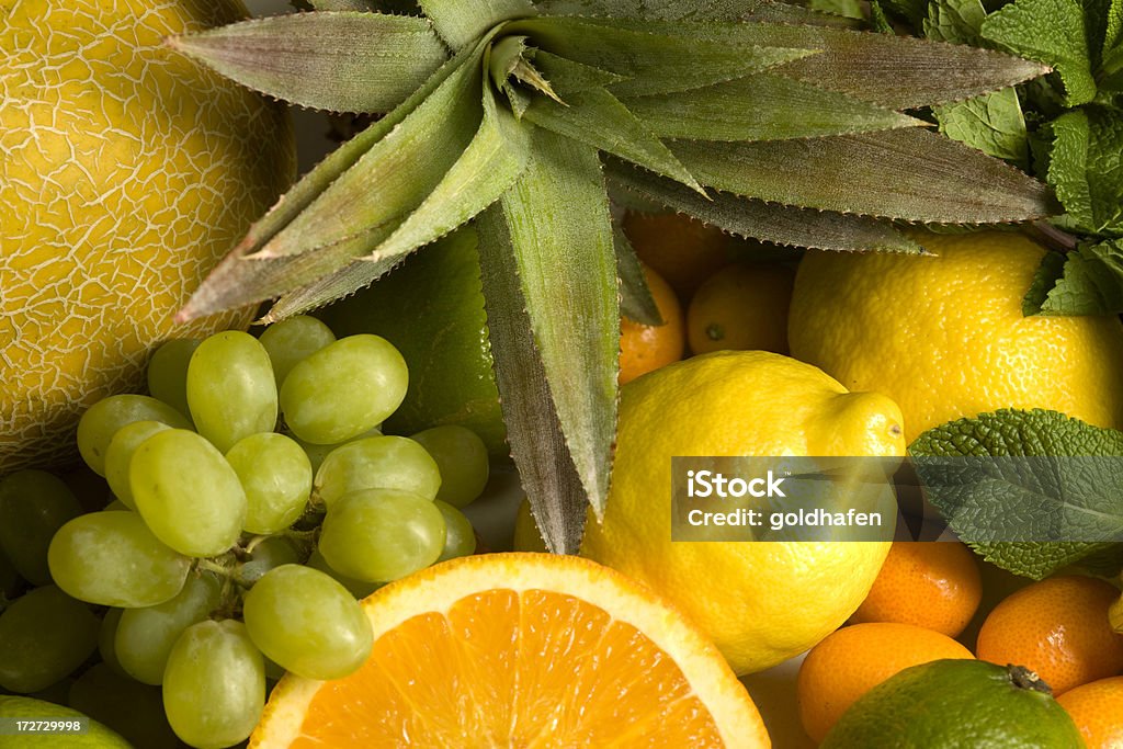 Świeże owoce - Zbiór zdjęć royalty-free (Ananas)