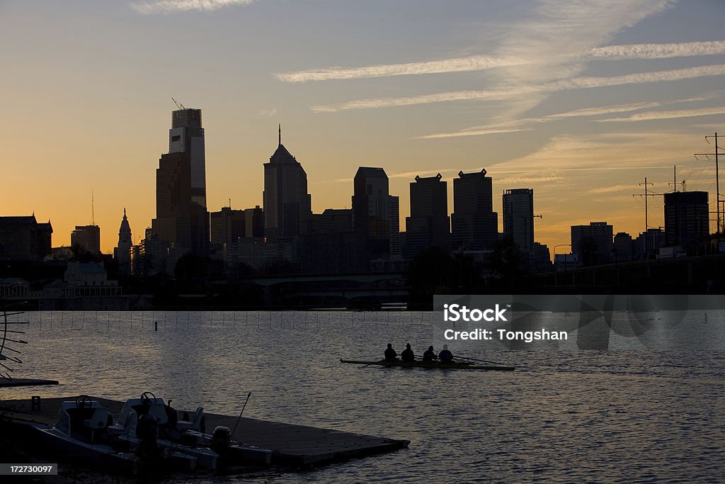 Vue sur la ville de Philadelphie, à l'aube - Photo de Rivière Schuylkill libre de droits