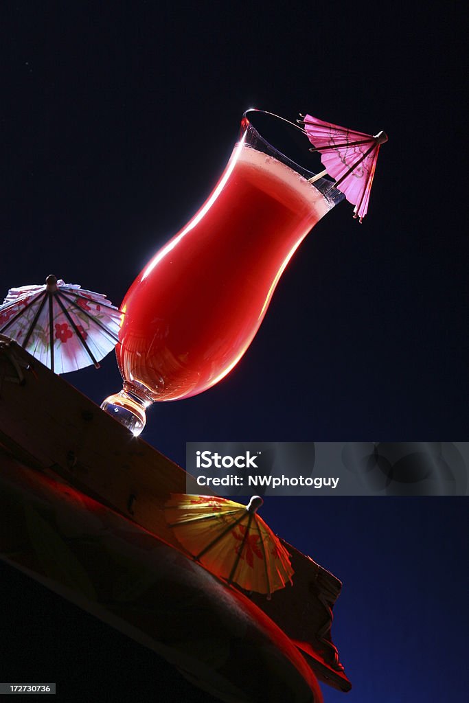 Bebida Tropical Daiquiri com guarda-sóis - Foto de stock de Bar royalty-free