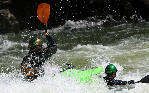 оранжевый мини-тенниса - white water atlanta kayak rapid kayaking стоковые фото и изображения