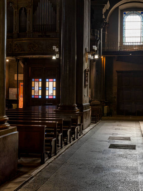 istock inside of church 1727324937