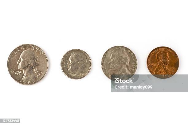 Foto de Dirty Moedas Americanas Isolado e mais fotos de stock de 25 centavos de dólar - 25 centavos de dólar, Abraham Lincoln, Cobre