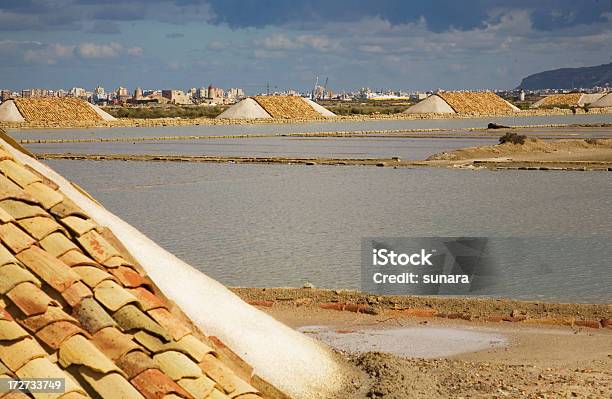 Salina - Fotografias de stock e mais imagens de Cerâmica de Terracota - Cerâmica de Terracota, Comida e Bebida, Céu