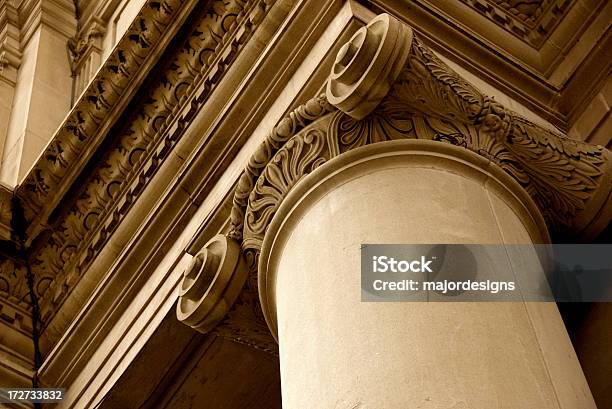 Foto de Detalhes Arquitetônico e mais fotos de stock de Coluna arquitetônica - Coluna arquitetônica, Sistema Legal, Palácio de justiça