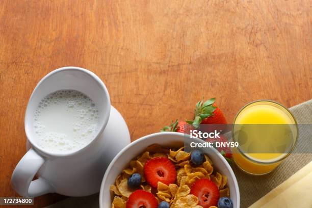 Pequenoalmoço - Fotografias de stock e mais imagens de Alimentação Saudável - Alimentação Saudável, Bebida, Cereais de pequeno-almoço