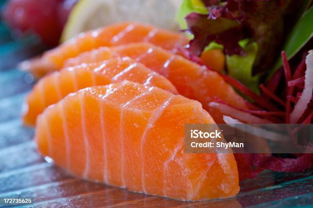Salmón Sashimi Foto de stock y más banco de imágenes de Alimento - Alimento, Comida gourmet, Comida japonesa