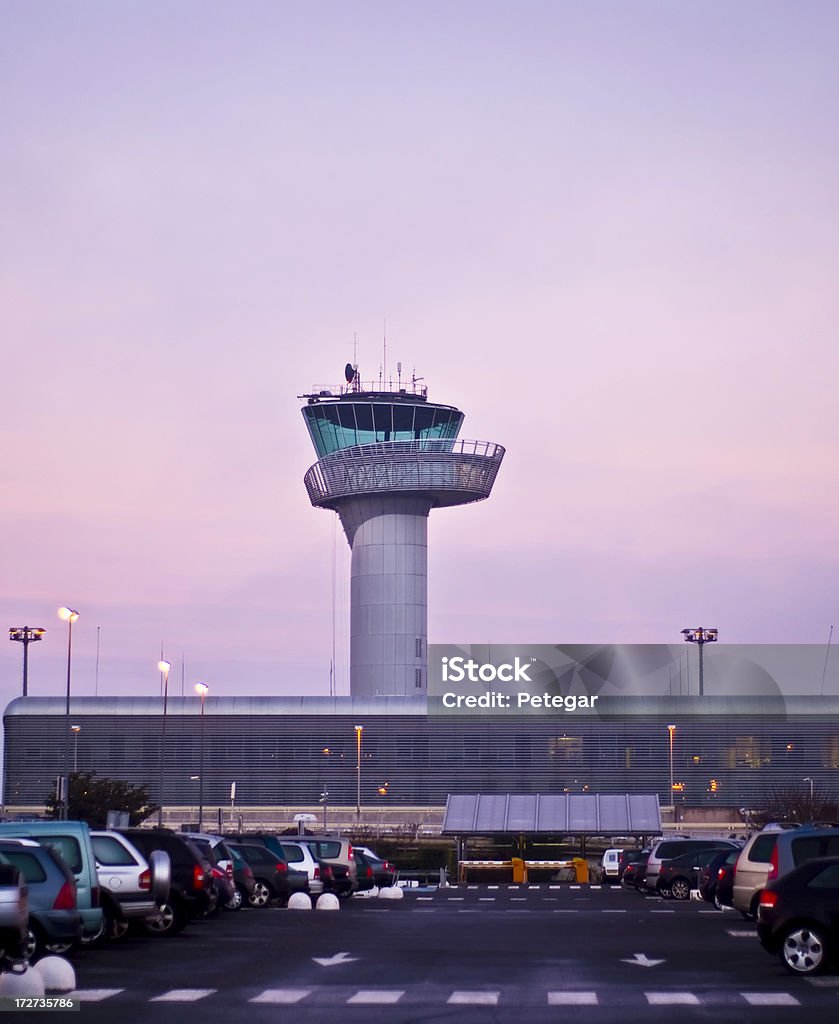 Parcheggio in aeroporto - Foto stock royalty-free di Aeroporto