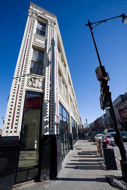istock Wicker Park Street Scene Chicago 172736328