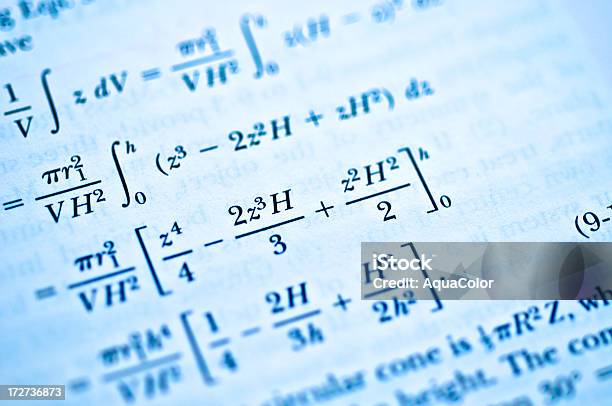 Equação - Fotografias de stock e mais imagens de Aprender - Aprender, Azul, Ciência