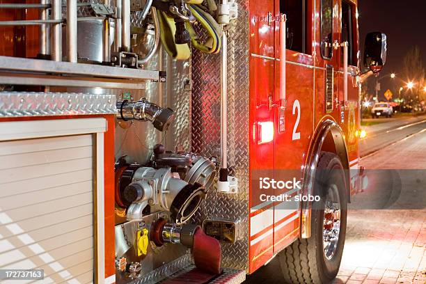 Photo libre de droit de Sauvetage Durgence banque d'images et plus d'images libres de droit de Camion de pompiers - Camion de pompiers, Nuit, Communauté