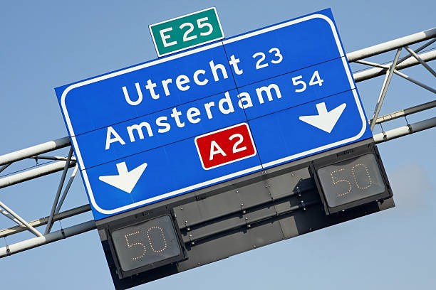 sinal de estrada de direção #holandesa 3 - one way sign single object street imagens e fotografias de stock