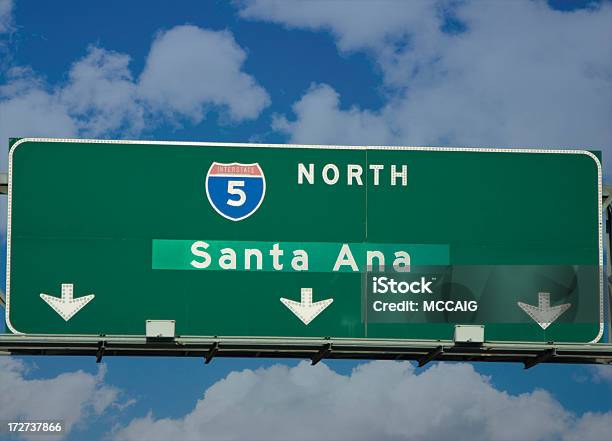 Znak Autostrady - zdjęcia stockowe i więcej obrazów Droga wielopasmowa - Droga wielopasmowa, Santa Ana - Kalifornia, Stan Kalifornia