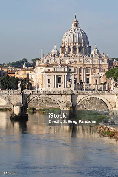 St Peter Basilica — стоковые фотографии и другие картинки Собор Святого Петра - Ватикан - Собор Святого Петра - Ватикан, Ватикан, Куполообразная структура