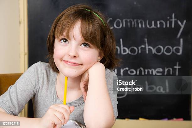 Foto de Daydreamer e mais fotos de stock de 8-9 Anos - 8-9 Anos, Aluna, Aluno de Primário