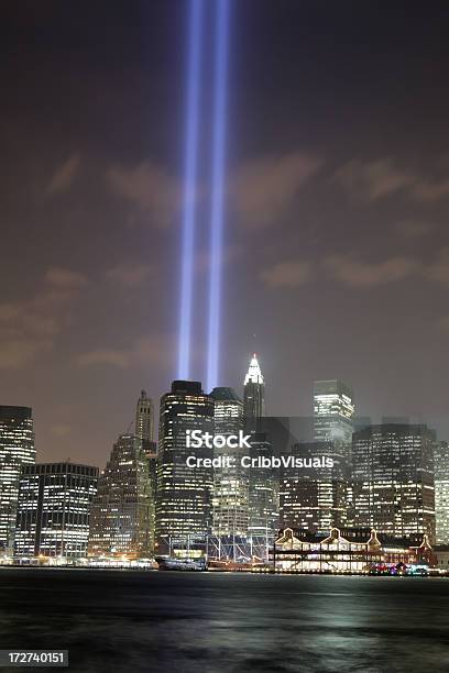 Photo libre de droit de Le 11 Septembre Mémorial Du World Trade Center De Lumières De New York 2006 banque d'images et plus d'images libres de droit de Attentat du 11 septembre 2001