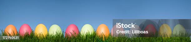 Huevos De Pascua Foto de stock y más banco de imágenes de Amarillo - Color - Amarillo - Color, Azul, Celebración - Acontecimiento