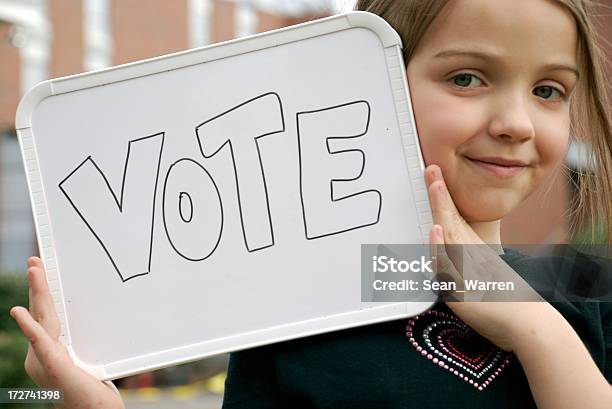 Dziewczyna Do Głosowania - zdjęcia stockowe i więcej obrazów Dziecko - Dziecko, Głosowanie, Aktywista