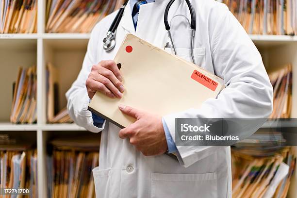 환자 파일 의사에 대한 스톡 사진 및 기타 이미지 - 의사, 파일, 파일바인더