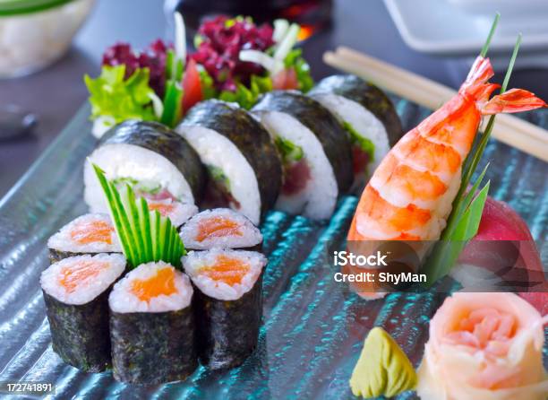 Sushi Set Stockfoto und mehr Bilder von Bildschärfe - Bildschärfe, Duftend, Extreme Nahaufnahme