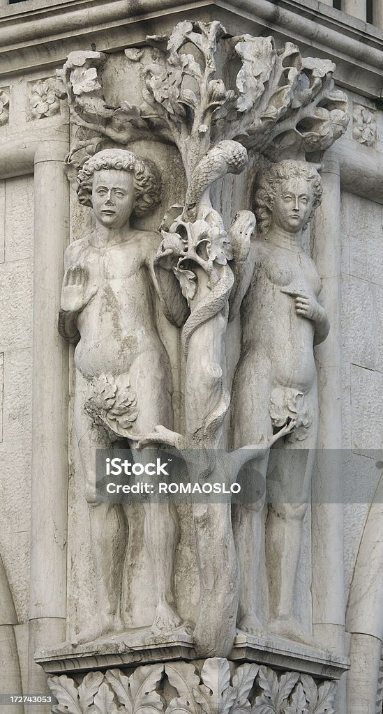 Adão e EVA no Palácio Ducal - Royalty-free Adam - Figura bíblica Foto de stock