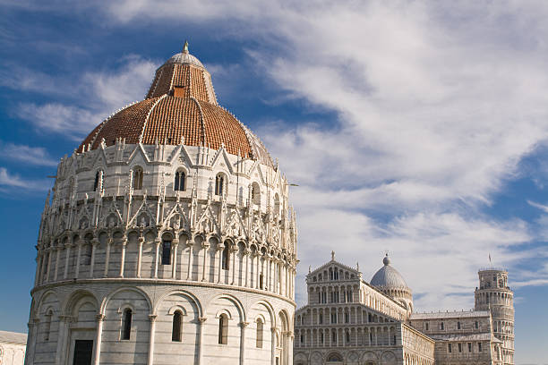 istock Piazza del Duomo, Pisa, Italy 172743061