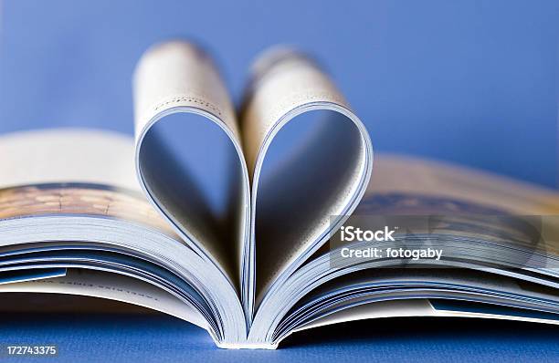 Me Encanta Libros Foto de stock y más banco de imágenes de Amor - Sentimiento - Amor - Sentimiento, Azul, Celebración - Acontecimiento