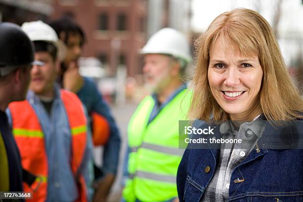 Bauarbeiterportraits Stockfoto und mehr Bilder von Arbeiten - Arbeiten, Außenaufnahme von Gebäuden, Frauen